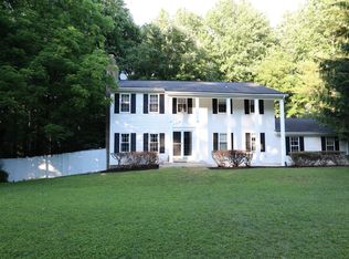 10322 Eclipse Ln, Great Falls, VA 22066