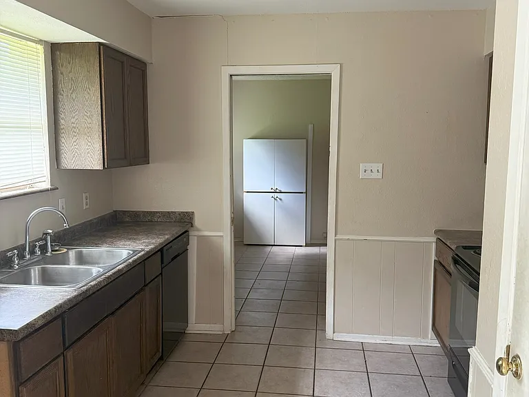 414 Woodridge Dr #1 — Photo 6