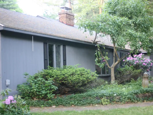 3536 Manderley Rd NE, Grand Rapids, MI 49525