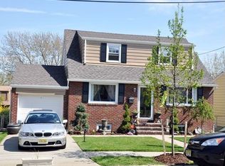 686 3rd St, Secaucus, NJ 07094