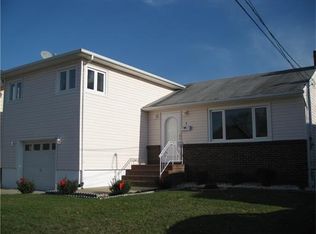 5 Buchanan St, Carteret, NJ 07008