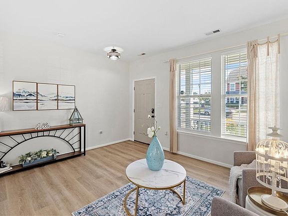 4th image of 1405 Elder St