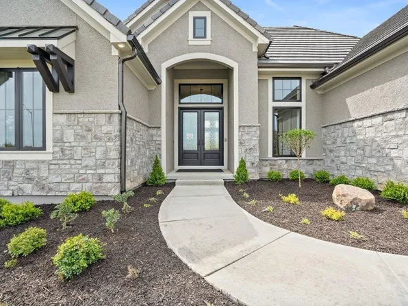 6305 NW 58th Ter, Kansas City, MO 64151