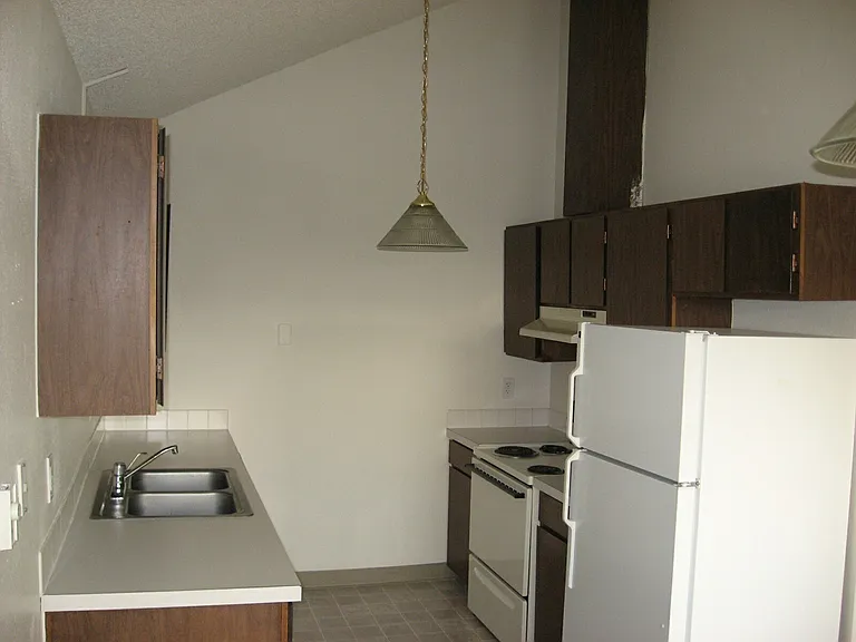 2108 E Evergreen Blvd — Photo 6