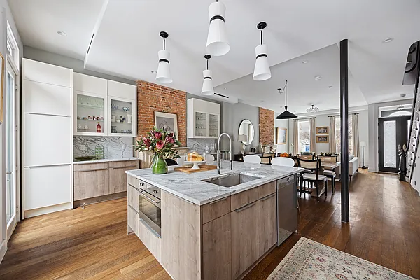 Sold by Compass | media 6