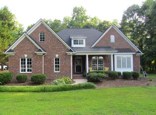 315 Farm Lake Rd, Boiling Springs, SC 29316