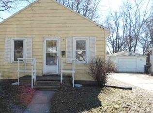 566 E Greenlawn Ave, Lansing, MI 48910