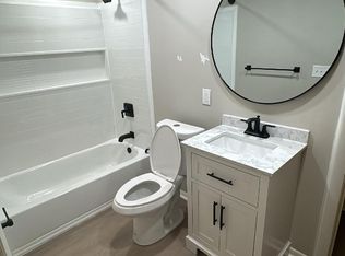 2005 Macarthur Rd, Waukesha, WI 53188