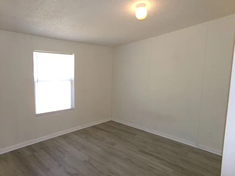 1015 Grassland Ct — Photo 16