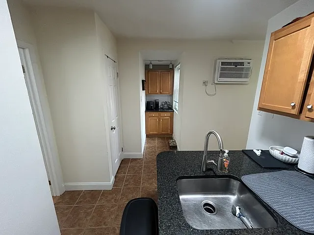 1834 Pine St #3R — Photo 6