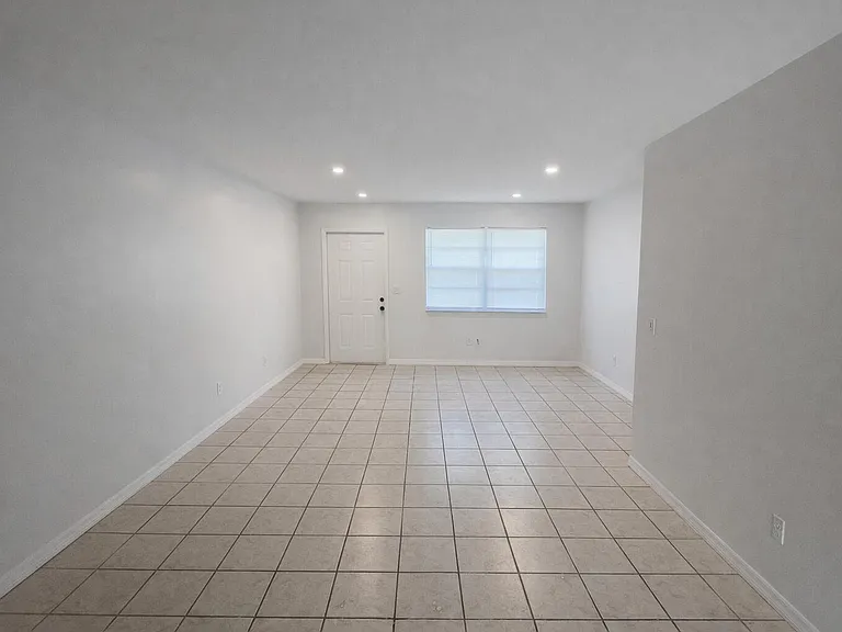 5010 Killarney Ave — Photo 5