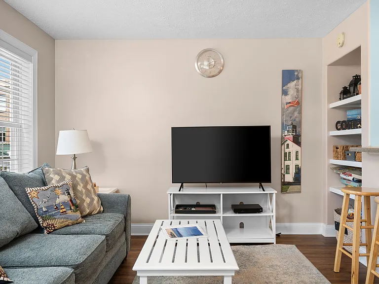 100 Hope St #209 — Photo 9