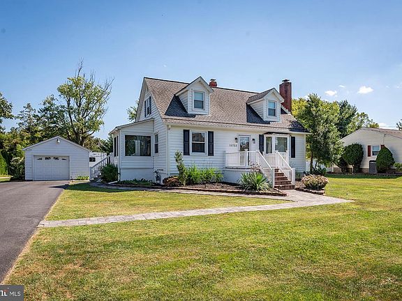 2nd image of 11721 Hamilton Pl