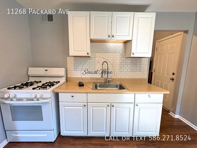 11268 Packard Ave — Photo 5