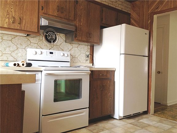 2nd image of 2506 Woodview Dr
