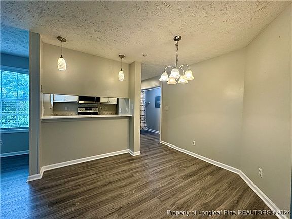 5th image of 308 Waterdown Dr APT 4