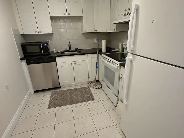 215 Winter St — Photo 8