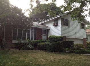 601 Meryl Dr, Westbury, NY 11590