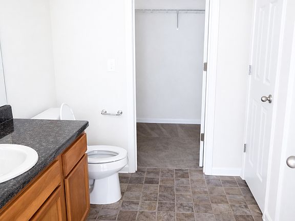 5th image of 44 Roseberry Cir