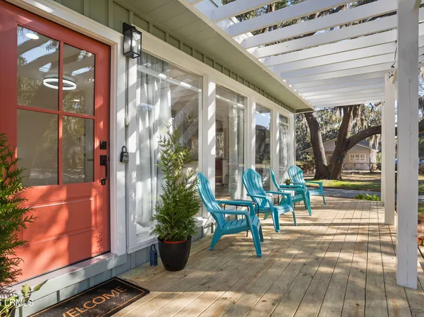 1105 Emmons St, Beaufort, SC 29902