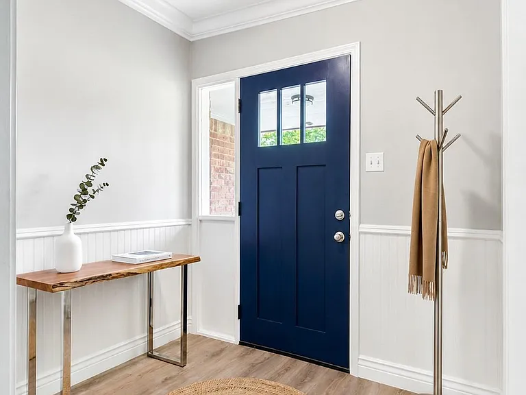 14011 Wickersham Ln — Photo 6