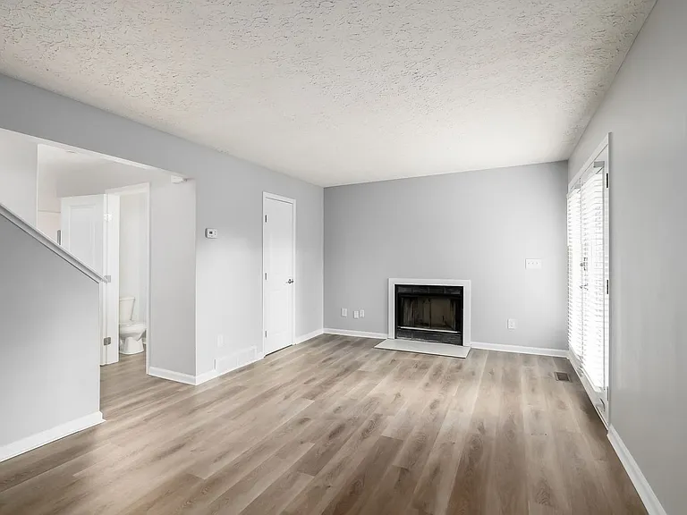 3085-3194 Griggsview Court — Photo 54
