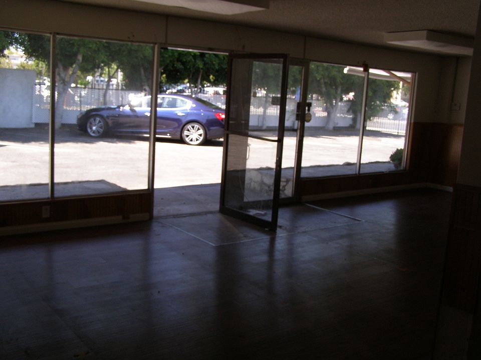 2nd image of 2150 Redondo Beach Blvd