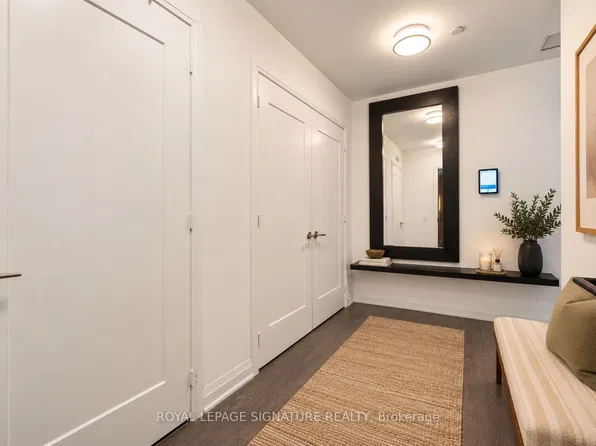 280 Howland Ave #526, Toronto, ON M5R 0C3