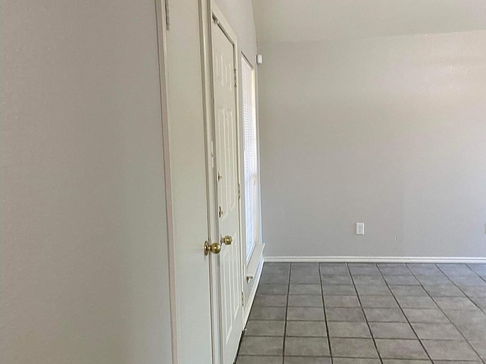 Pic 1 of 2601 Bluebonnet Dr_06292022