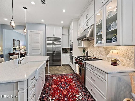 5th image of 126 CAPE MAY Avenue