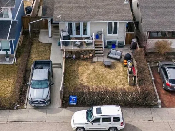 95 Summerwood Rd S, Airdrie, AB T4B 1X1