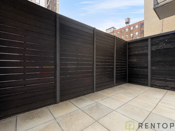 555 West 45th Street 1H image 1 of 19