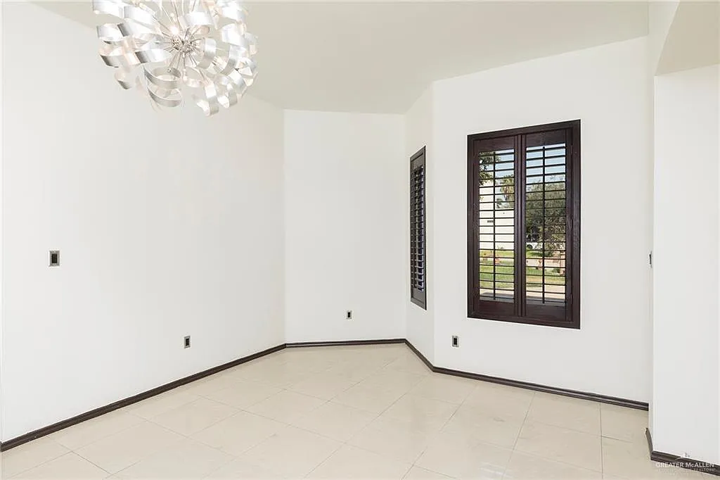 4 bed, 4.5 bath, 3346 sqft, $3,000 — Photo 3