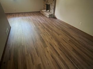 3744 Pinehill Rd, Bellevue, NE 68123