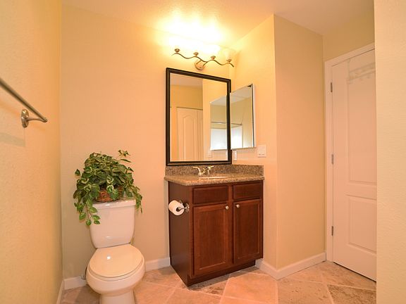 4th image of 627 Teatree Ct