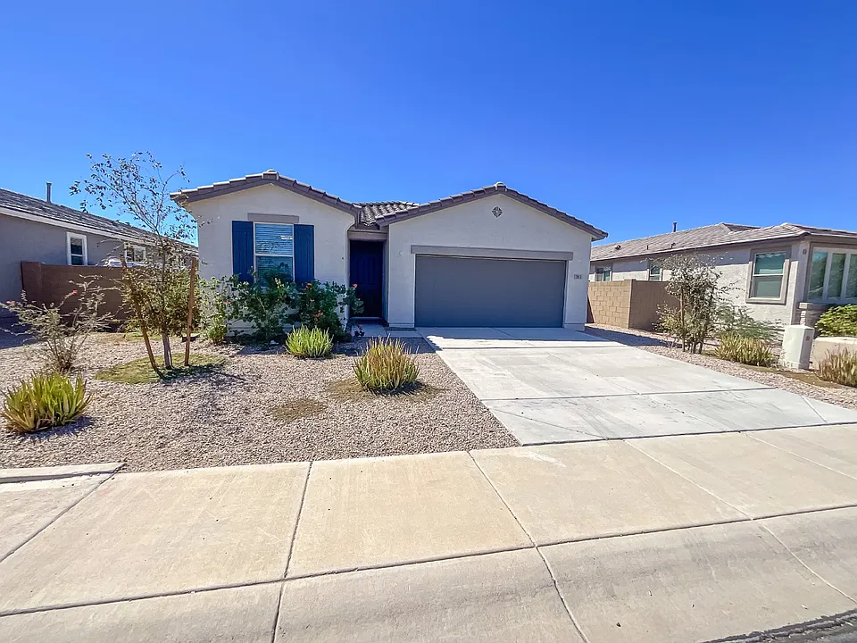 261 E Tahiti Dr