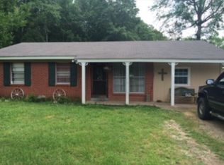 1462 Russell Rd, Louisville, MS 39346