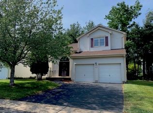 16 Ancient Hwy, Newington, CT 06111