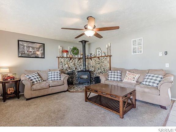 3rd image of 400 N Ladino Dr