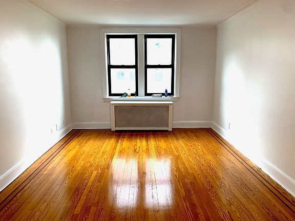 3rd image of 85-16 Parklane S #C2