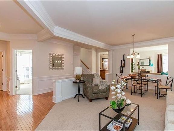 2nd image of 17 Brighton Dr Unit 1601