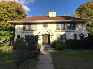 116 Lexington Pkwy N, Saint Paul, MN 55104