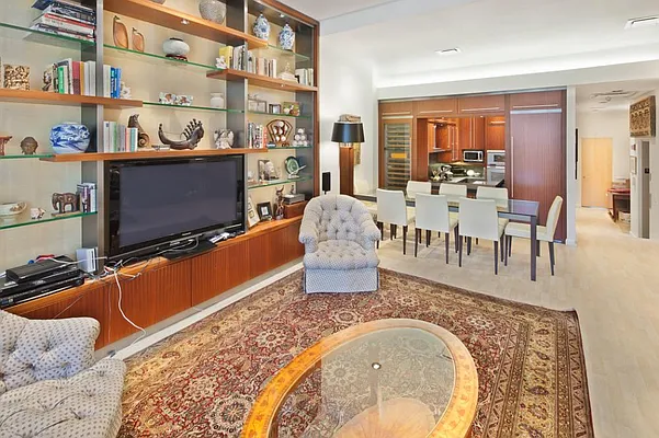 Rented by Leslie J. Garfield | media 22