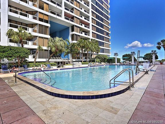 3rd image of 1717 N Bayshore Dr #A-1939