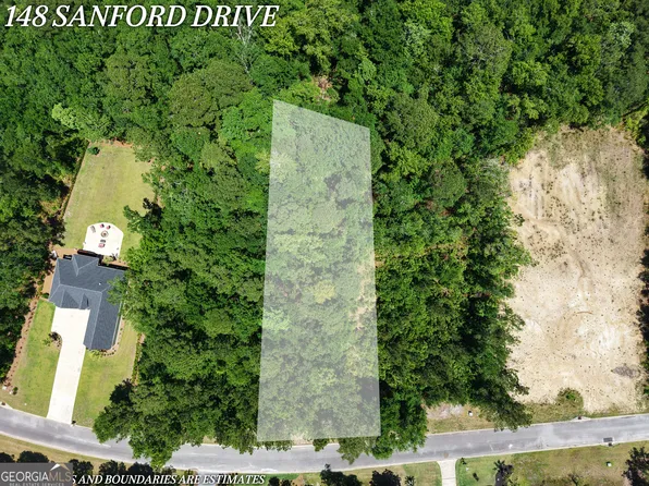 148 Sanford Dr, Waverly, GA 31565