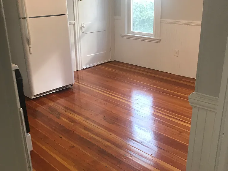 1 Hathorne Cres #1 — Photo 8