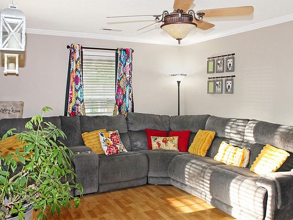 2nd image of 603 Pine St