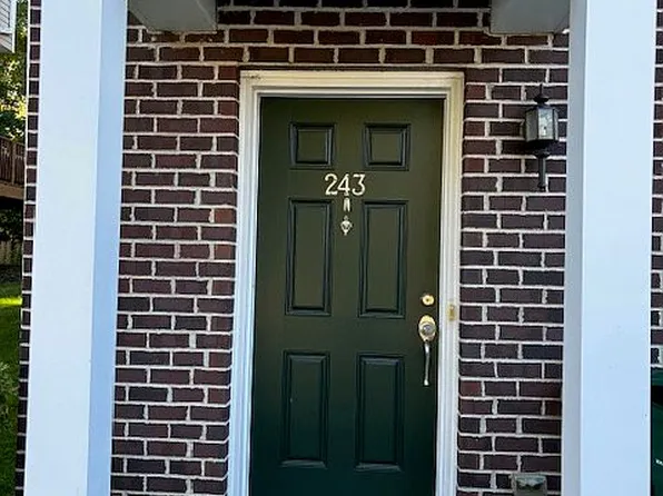 243 Chickadee Ct, Freehold, NJ 07728