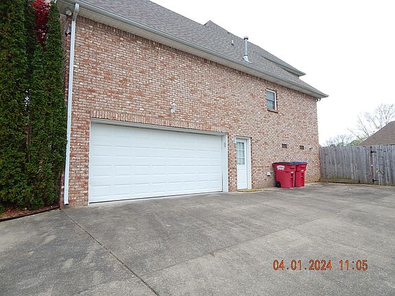 3rd image of 778 Iron Wood Cir