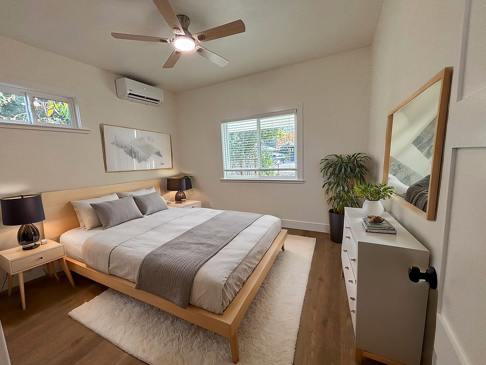1st image of 2132 Lone Oak Ave #B